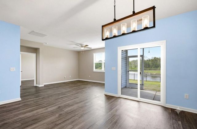 210 Carver Willow Dr., Loris, SC 29569
