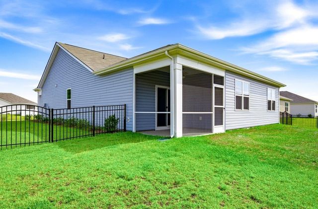 210 Carver Willow Dr., Loris, SC 29569