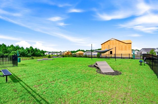 210 Carver Willow Dr., Loris, SC 29569