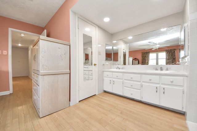 10522 Gulfstream Lane, Sugar Land, TX 77498
