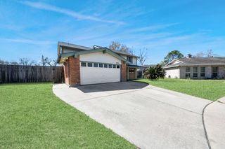 10522 Gulfstream Lane, Sugar Land, TX 77498