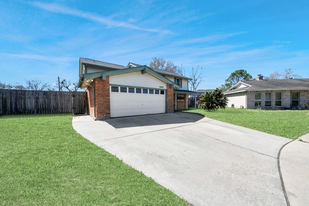 10522 Gulfstream Lane, Sugar Land, TX 77498