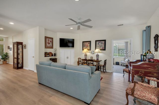 7 Devant Dr E, Okatie, SC 29909