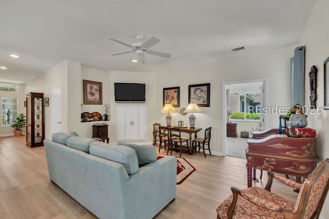 7 Devant Dr E, Okatie, SC 29909