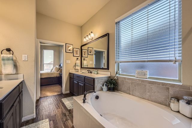 208 Cross Fox Lane, Aledo, TX 76008