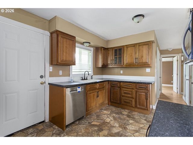 3025 MAPLE St, Longview, WA 98632