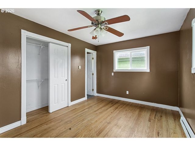 3025 MAPLE St, Longview, WA 98632