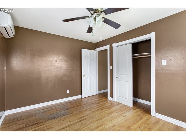 3025 MAPLE St, Longview, WA 98632