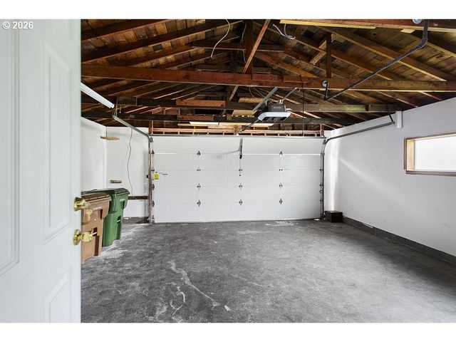 3025 MAPLE St, Longview, WA 98632