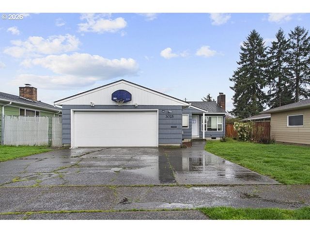 3025 MAPLE St, Longview, WA 98632