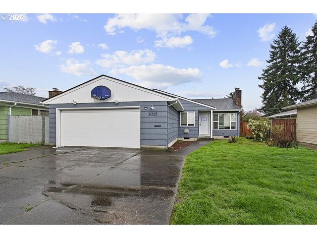 3025 MAPLE St, Longview, WA 98632