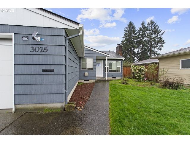 3025 MAPLE St, Longview, WA 98632