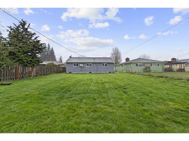 3025 MAPLE St, Longview, WA 98632