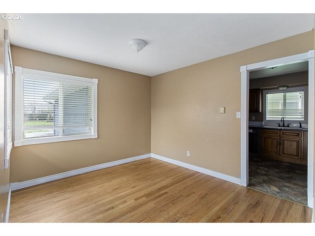 3025 MAPLE St, Longview, WA 98632