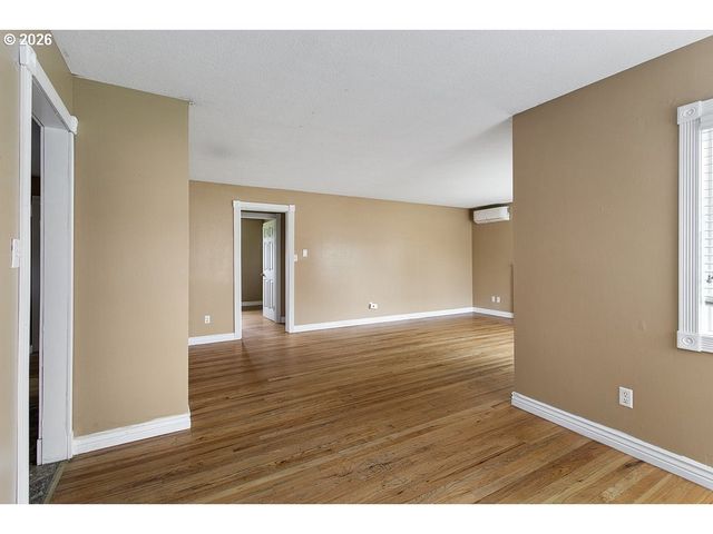 3025 MAPLE St, Longview, WA 98632