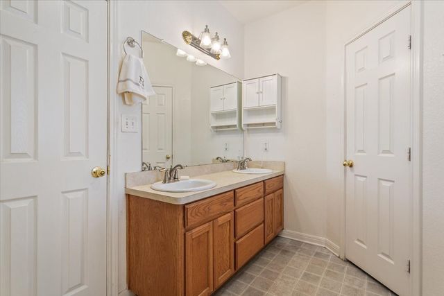 400 Wildcat Drive, Lacy Lakeview, TX 76705