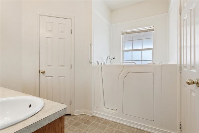 400 Wildcat Drive, Lacy Lakeview, TX 76705