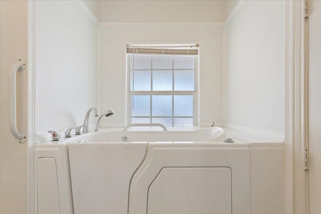 400 Wildcat Drive, Lacy Lakeview, TX 76705