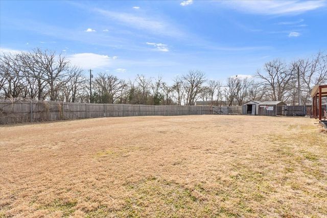 400 Wildcat Drive, Lacy Lakeview, TX 76705