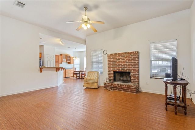 400 Wildcat Drive, Lacy Lakeview, TX 76705