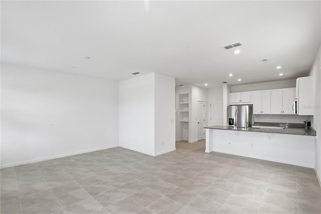 Image 7 of property listing at 10023 GAZEBO ALLEY, Orlando, FL 32832