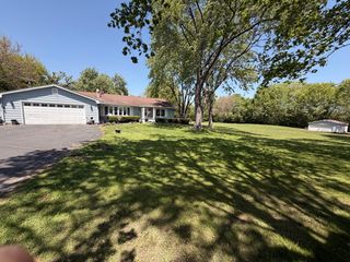 2006 Old Peterson Road, Libertyville, IL 60048