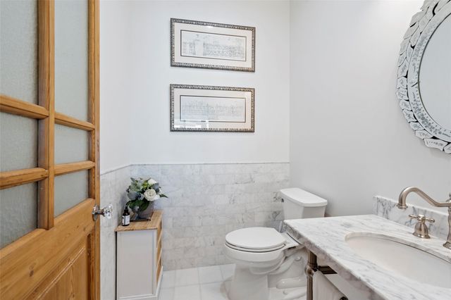 2449 Crosswind DR, Lakeway, TX 78669