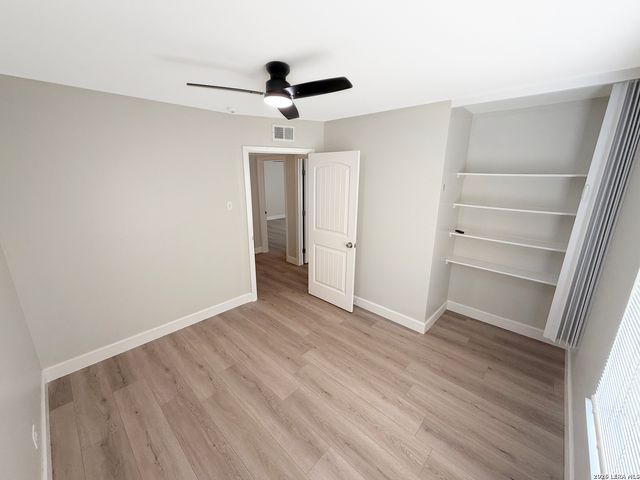 4438 NEWCOME DR, San Antonio, TX 78229