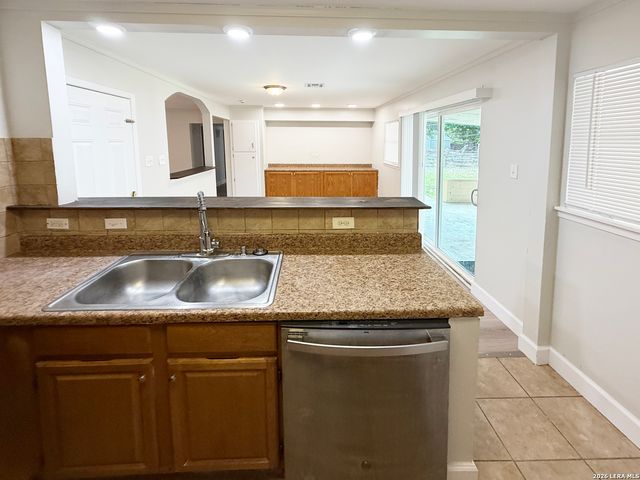 4438 NEWCOME DR, San Antonio, TX 78229