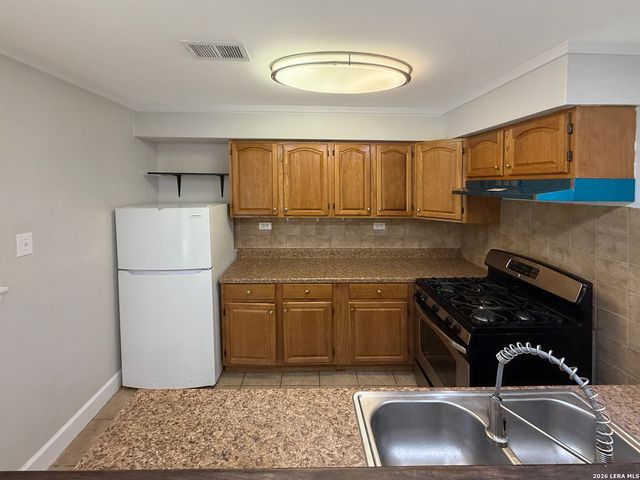 4438 NEWCOME DR, San Antonio, TX 78229