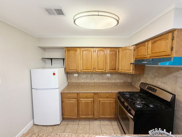 4438 NEWCOME DR, San Antonio, TX 78229
