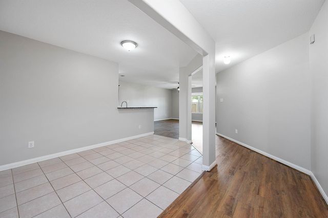 9815 Onyx Trail Drive, Rosharon, TX 77583