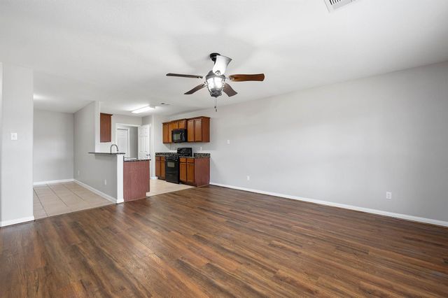 9815 Onyx Trail Drive, Rosharon, TX 77583