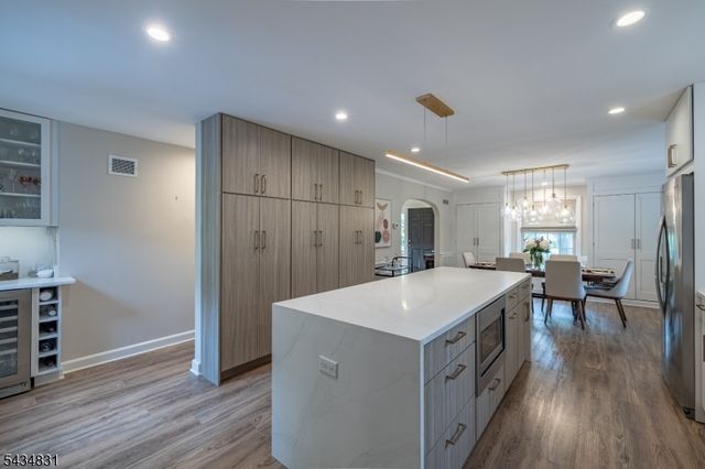 200 Wychwood Rd, Westfield Town, NJ 07090