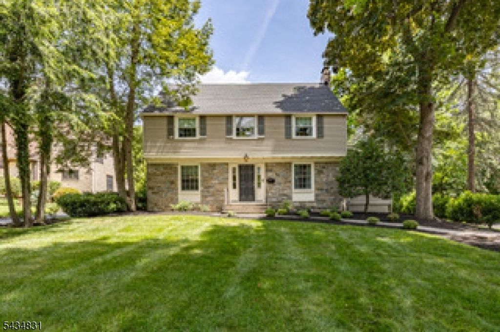 200 Wychwood Rd, Westfield Town, NJ 07090