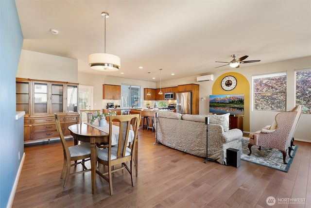 347 Chelan Avenue NE, Renton, WA 98059