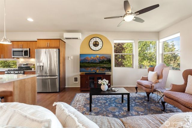 347 Chelan Avenue NE, Renton, WA 98059