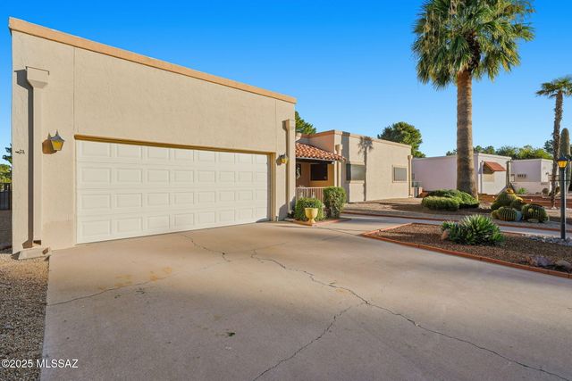 1222 N Paseo Del Cervato, Green Valley, AZ 85614