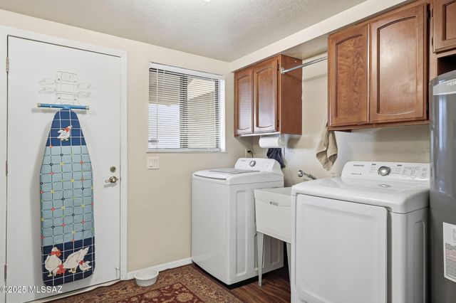 1222 N Paseo Del Cervato, Green Valley, AZ 85614