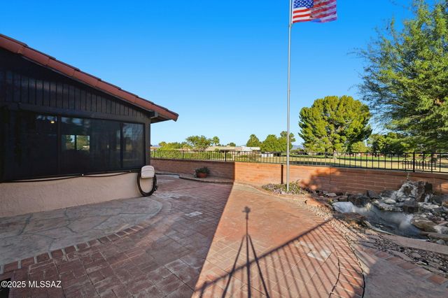 1222 N Paseo Del Cervato, Green Valley, AZ 85614