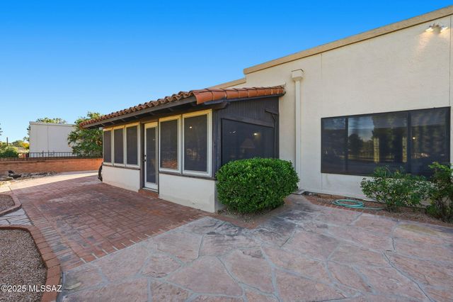 1222 N Paseo Del Cervato, Green Valley, AZ 85614