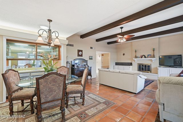 1222 N Paseo Del Cervato, Green Valley, AZ 85614