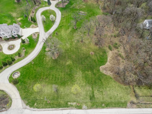 215 Oak Brook Road, Oak Brook, IL 60523