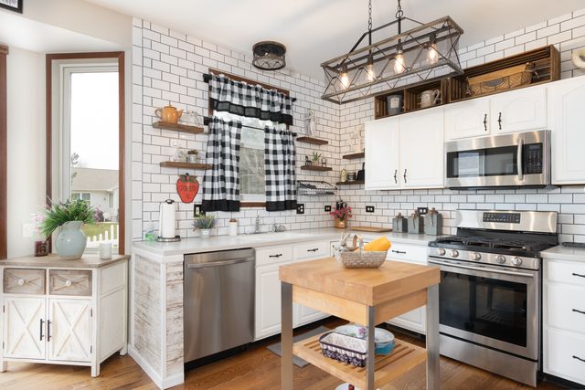 13173 Stonebridge Lane, Huntley, IL 60142