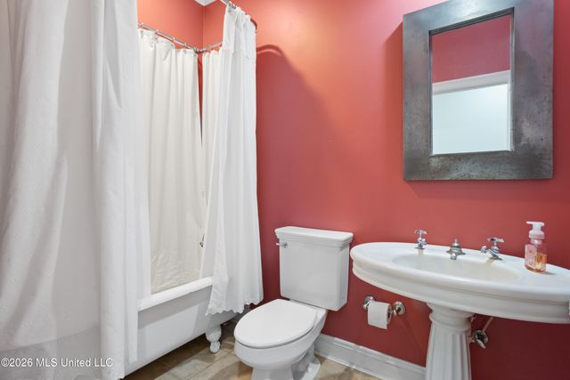 501 General Pershing Avenue, Ocean Springs, MS 39564