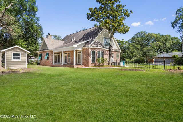 501 General Pershing Avenue, Ocean Springs, MS 39564