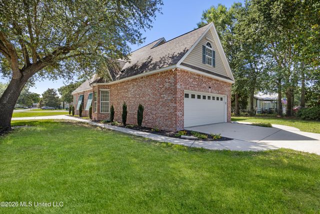 501 General Pershing Avenue, Ocean Springs, MS 39564