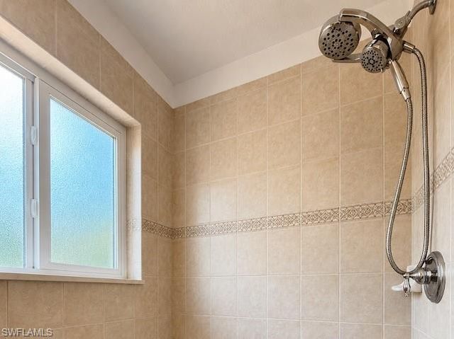 9575 Roundstone CIR, Fort Myers, FL 33967