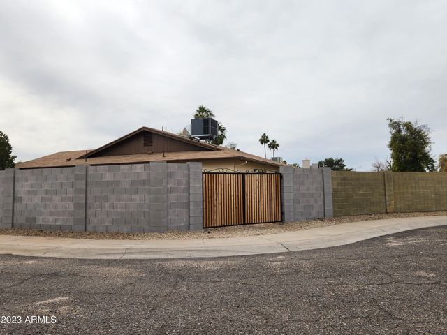3746 W SURREY Avenue, Phoenix, AZ 85029