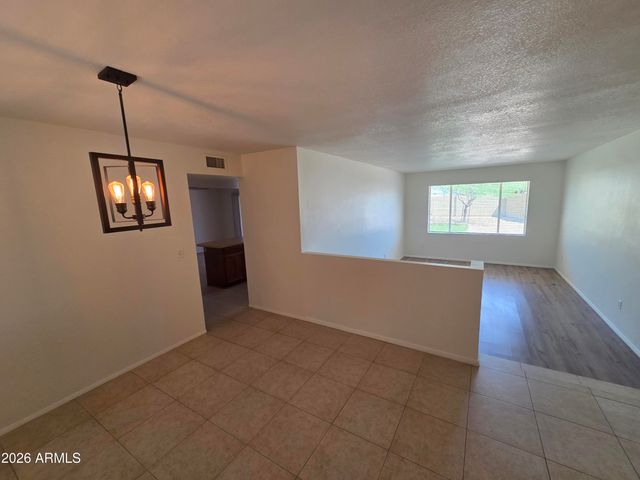 3746 W SURREY Avenue, Phoenix, AZ 85029